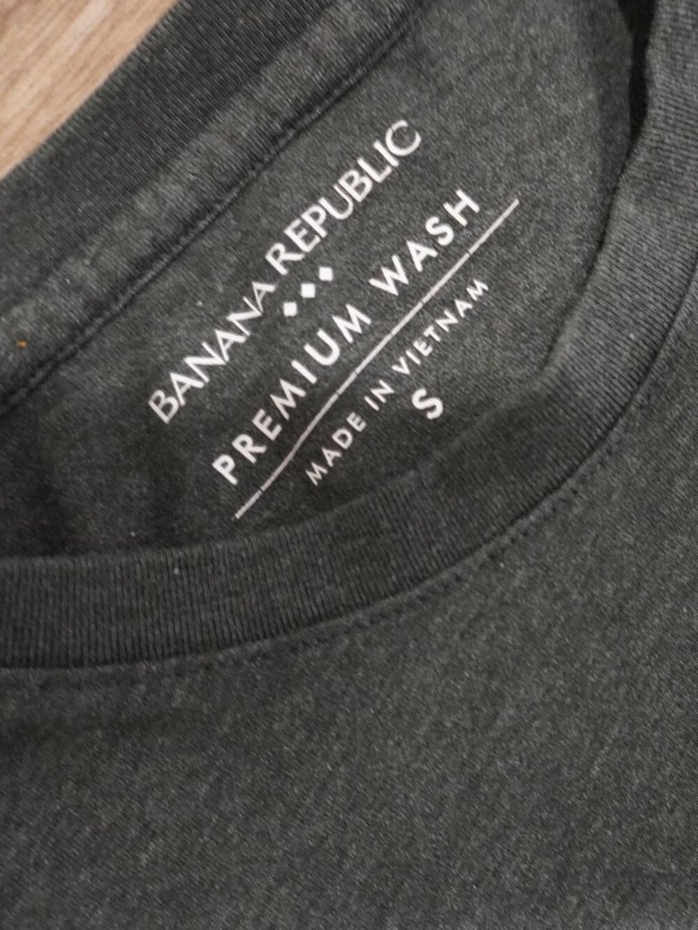 Banana Republic Premium Wash Gray Crew Neck Women’s Tee Size S Short Sleeve